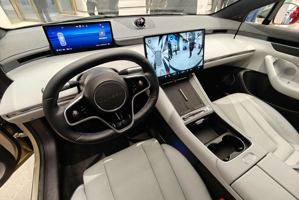 Cum arată și cât costă mașina electrică Huawei. Probleme pentru modelul care promitea să depășească Tesla GALERIE FOTO - Imaginea 16