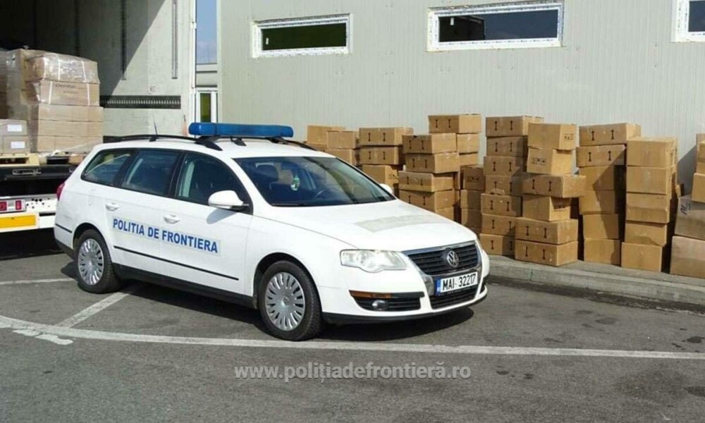Descoperire de 4 milioane de lei la Calafat. Ce au găsit polițiștii într-un TIR care mergea spre Germania | FOTO - Imaginea 4