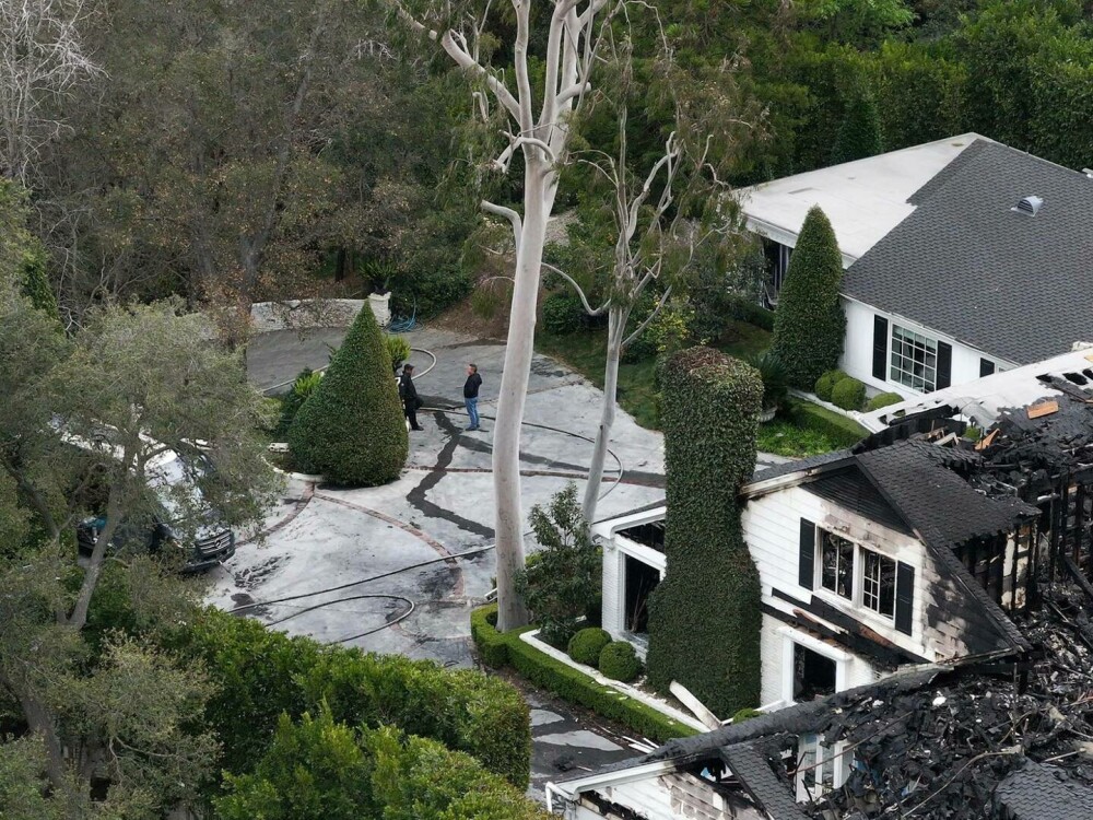Prima reacție a Carei Delevingne după ce casa de 10 milioane de dolari i-a fost distrusă de un incendiu. „Am inima frântă” - Imaginea 3
