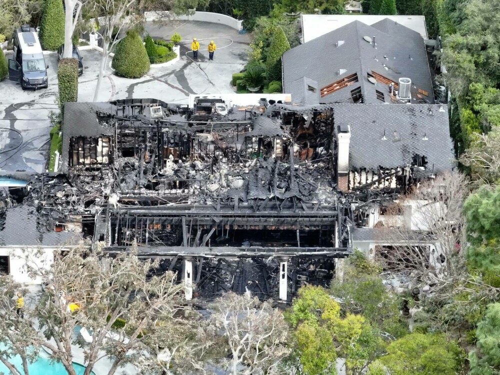 Prima reacție a Carei Delevingne după ce casa de 10 milioane de dolari i-a fost distrusă de un incendiu. „Am inima frântă” - Imaginea 4