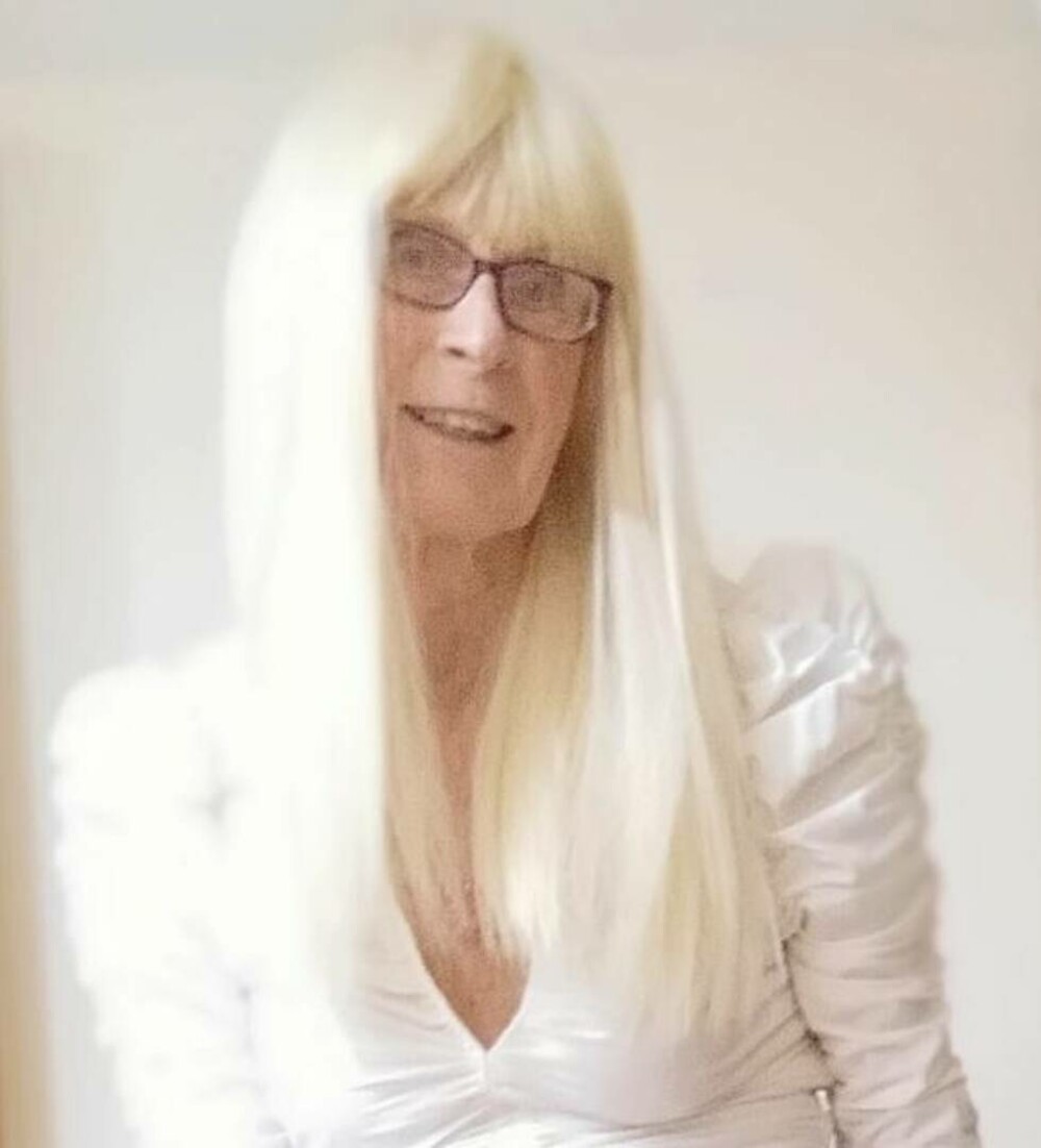 Cum arată cea mai bătrână femeie trans, în vârstă de 88 de ani. Are trei copii și a fost căsătorită cu o femeie | FOTO - Imaginea 15
