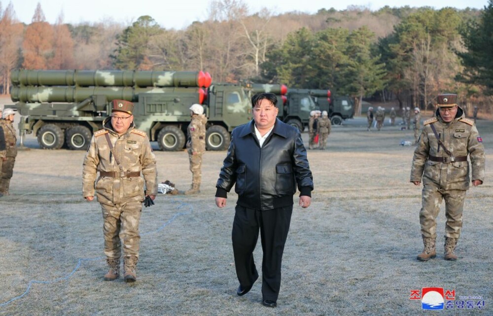 Coreea de Nord a tras cu lansatoare multiple de rachete 
