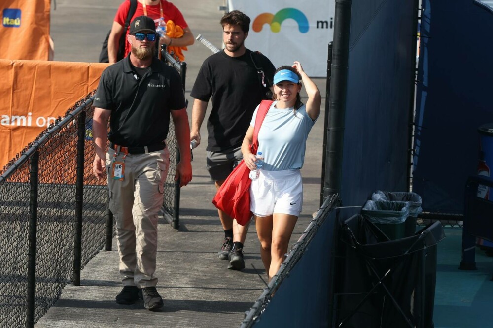 Simona Halep a fost eliminată în primul tur la Miami Open, după două ore de luptă cu Paula Badosa - Imaginea 12