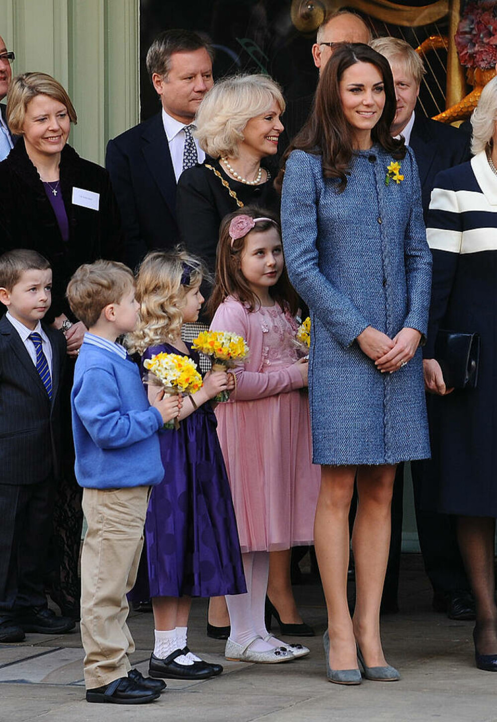 Simbolul secret din clipul în care prințesa Kate anunță că are cancer. Trucul a fost folosit chiar de regina Elisabeta a II-a - Imaginea 4