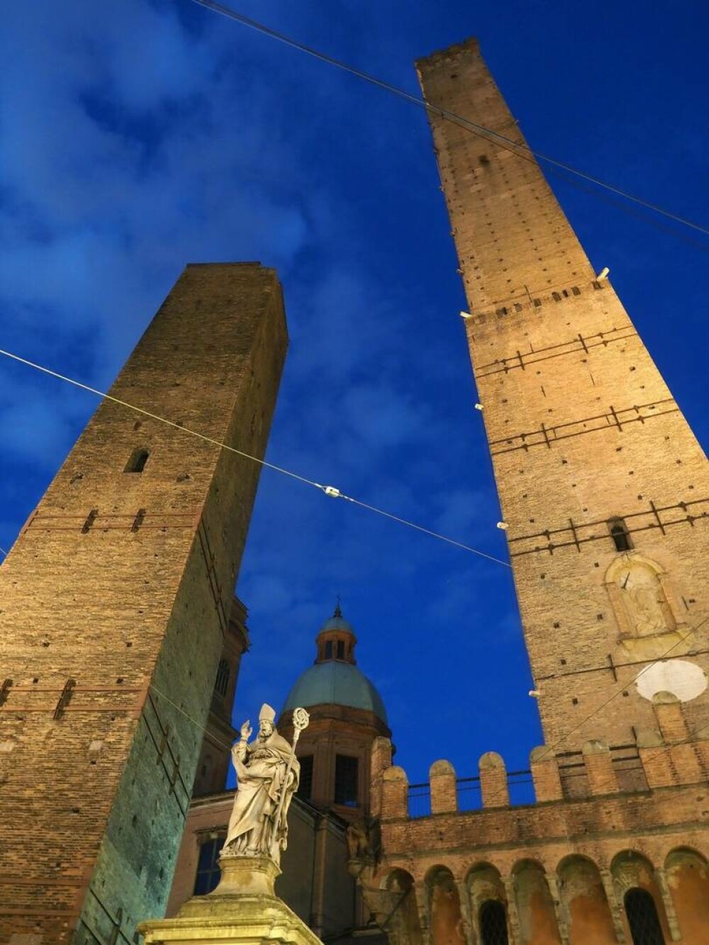Turnul înclinat din Italia care s-ar putea prăbuși. Oficialii încearcă să-l mențină ridicat | GALERIE FOTO - Imaginea 7