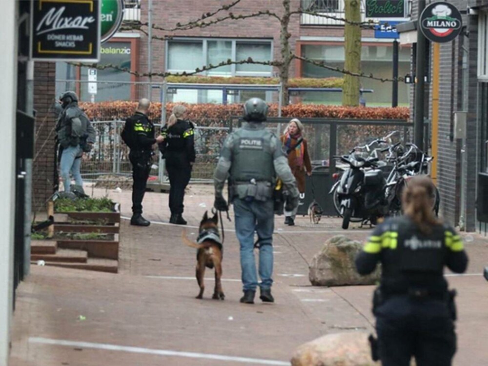 Luare de ostatici într-o cafenea din Olanda. Toţi ostaticii au fost eliberaţi, suspectul a fost arestat - Imaginea 5