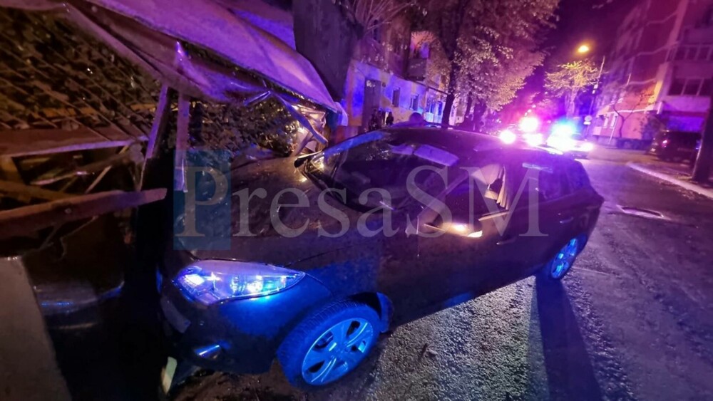 Un șofer beat a fost reţinut după ce a intrat cu mașina în terasa unui bar din Satu Mare. Ce alcoolemie avea | FOTO & VIDEO - Imaginea 4