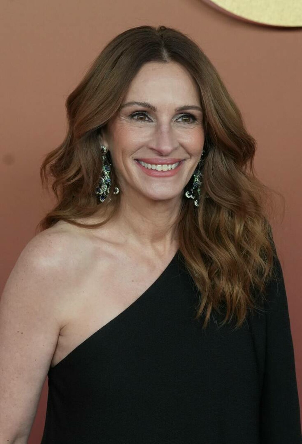 Premiile César 2025: Julia Roberts, omagiată pentru întreaga carieră. Ținuta elegantă purtată de actriță. GALERIE FOTO - Imaginea 8