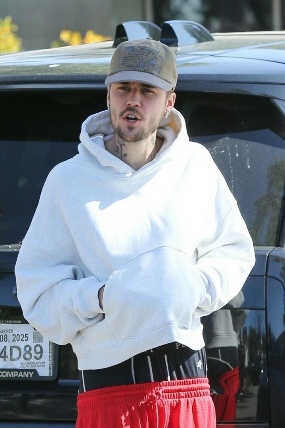 Fanii au făcut glume pe seama lui Justin Bieber după ce l-au văzut cum a apărut la festivalul Coachella. FOTO&VIDEO - Imaginea 20