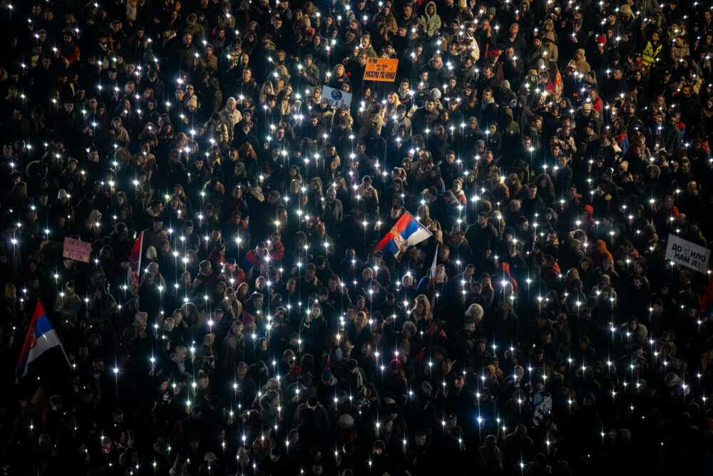 Nouă manifestație a studenților împotriva corupției din Serbia. Tinerii sârbi și-au exprimat revolta față de Guvern - Imaginea 3