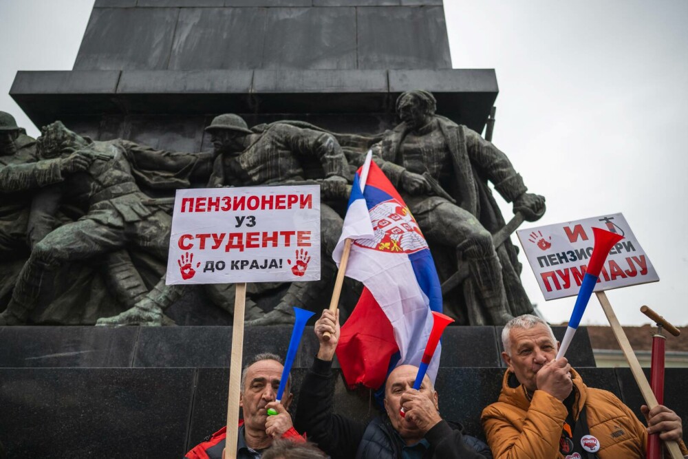 Nouă manifestație a studenților împotriva corupției din Serbia. Tinerii sârbi și-au exprimat revolta față de Guvern - Imaginea 11