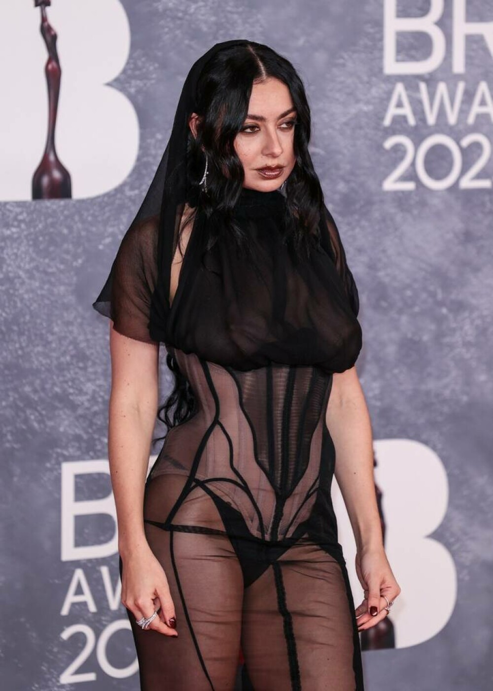 Charli XCX s-a căsătorit în secret. Cine este George Daniel, bărbatul care i-a devenit soț. VIDEO - Imaginea 4