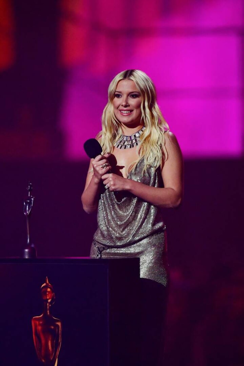 Millie Bobby Brown a anunțat că a adoptat o fetiță cu soțul ei, Jake Bongiovi - Imaginea 5