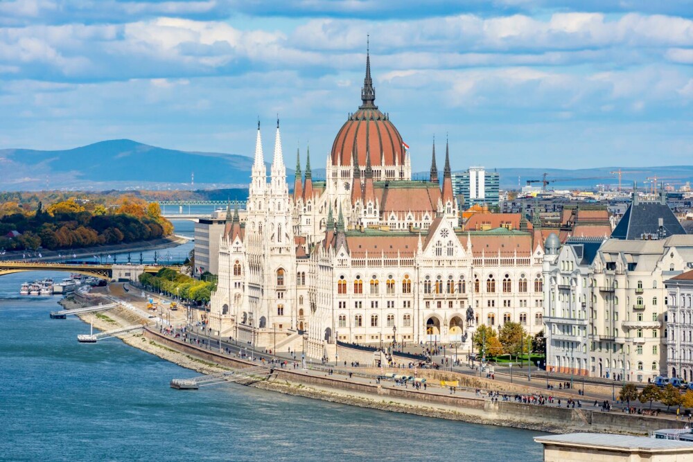 Budapesta – Ungaria. Obiective turistice, transport public și mâncare tradițională – tot ce trebuie să știi ca turist - Imaginea 1
