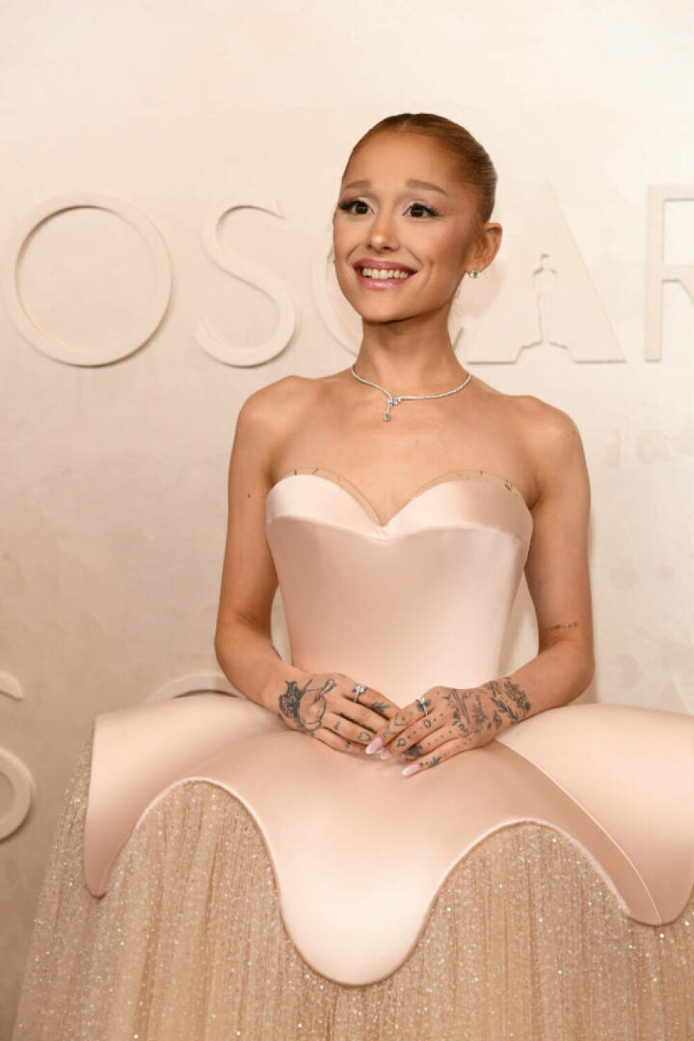 Oscar 2025: Cele mai spectaculoase ținute ale vedetelor de pe covorul roșu de la Oscar 2025 - GALERIE FOTO - Imaginea 35