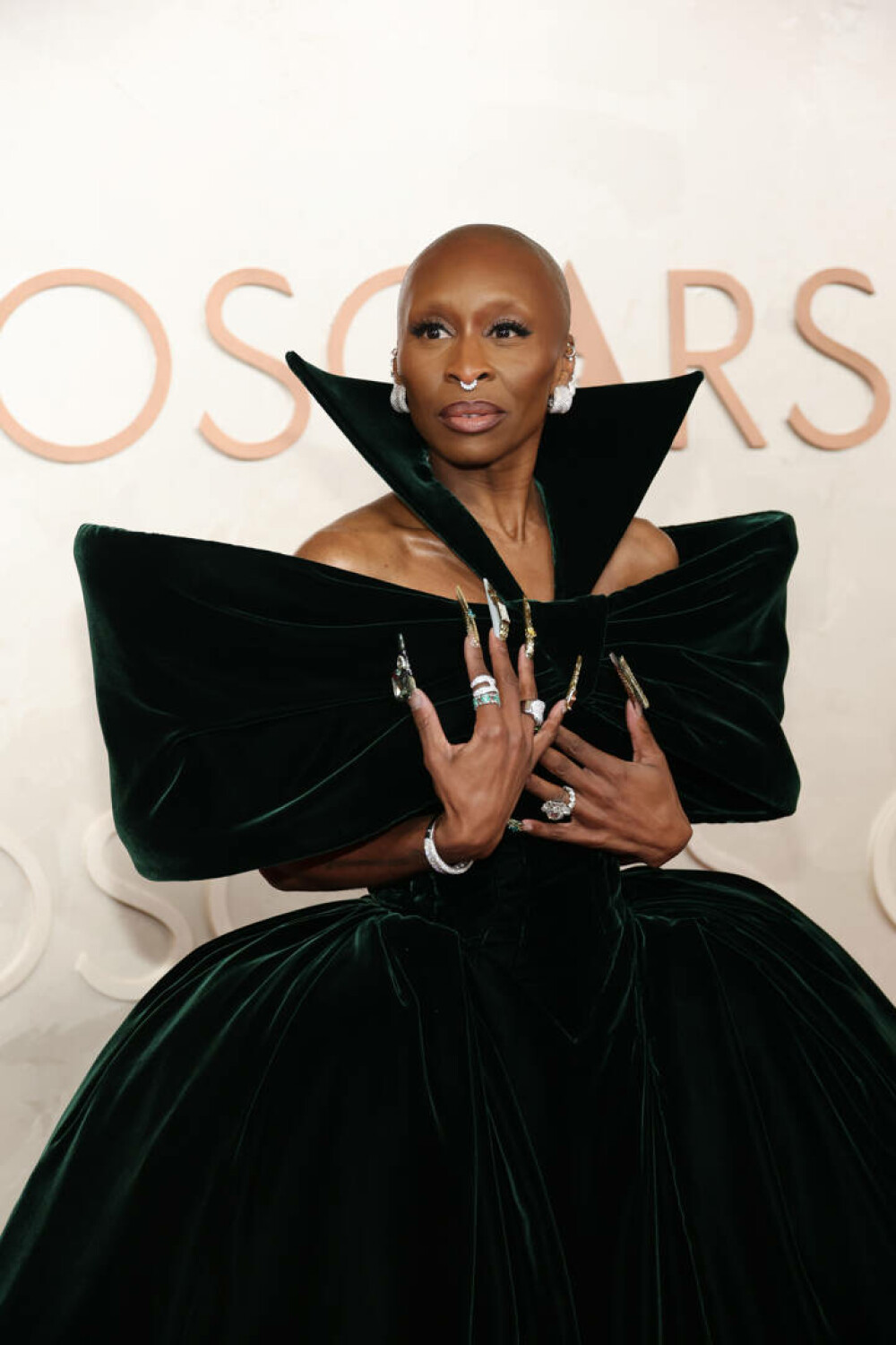 Oscar 2025: Cele mai spectaculoase ținute ale vedetelor de pe covorul roșu de la Oscar 2025 - GALERIE FOTO - Imaginea 40