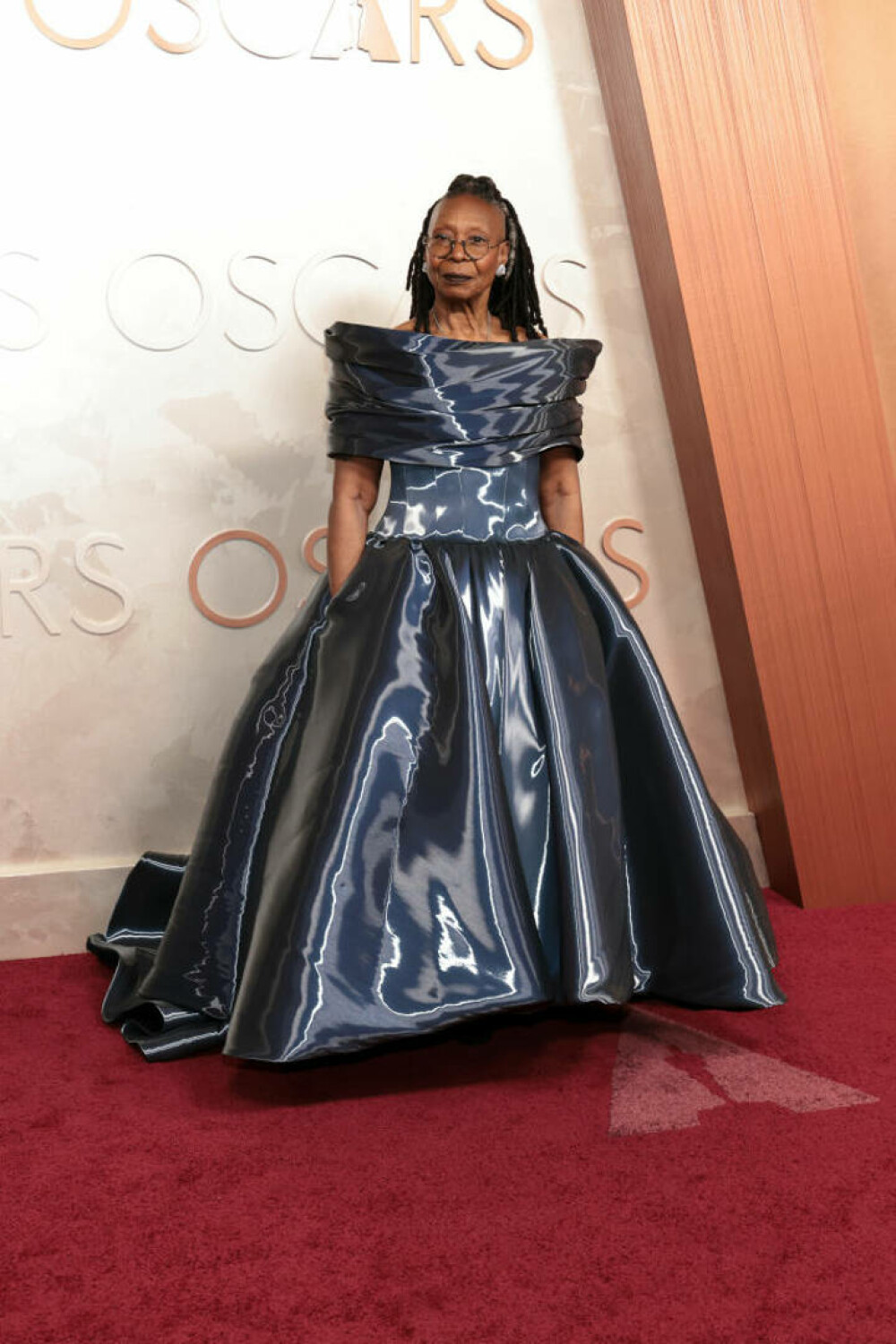 Cum arată Whoopi Goldberg la 69 de ani. Actrița și-a afișat tatuajele pe scena de la Oscar 2025 - GALERIE FOTO - Imaginea 10