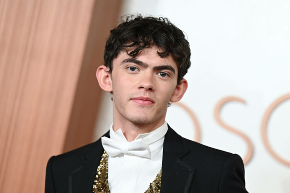 Cele mai neinspirate ținute purtate la Premiile Oscar 2025. Vedetele care au dezamăgit pe covorul roșu. GALERIE FOTO - Imaginea 4