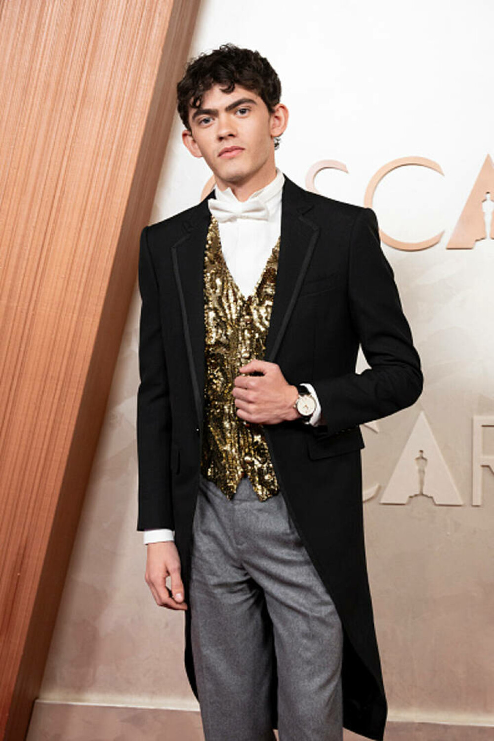 Cele mai neinspirate ținute purtate la Premiile Oscar 2025. Vedetele care au dezamăgit pe covorul roșu. GALERIE FOTO - Imaginea 16