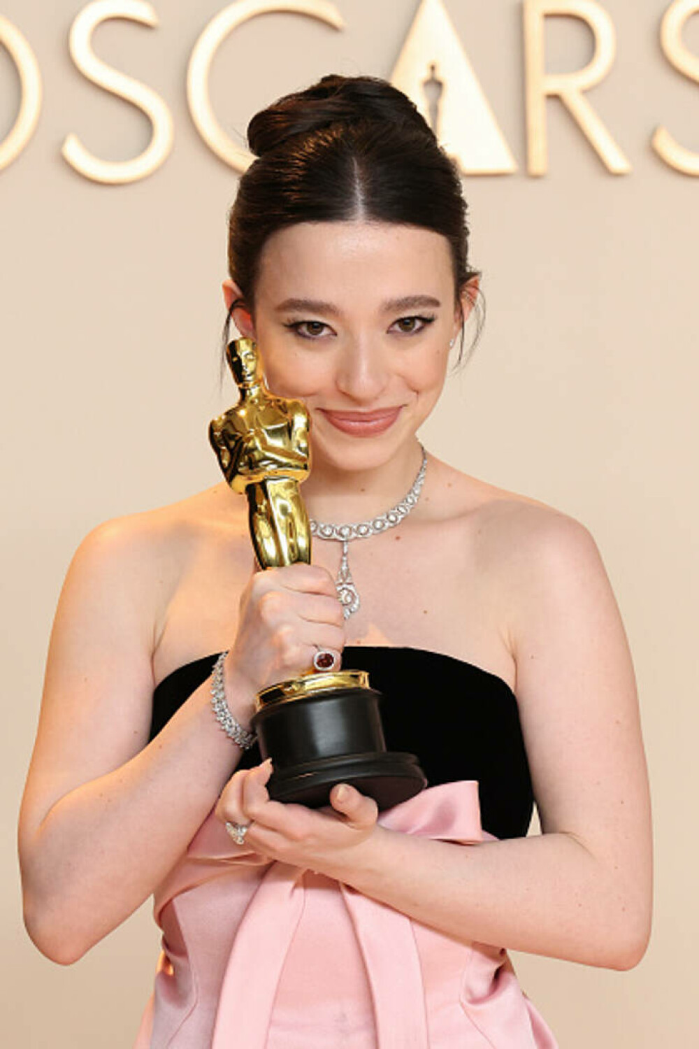 Cele mai neinspirate ținute purtate la Premiile Oscar 2025. Vedetele care au dezamăgit pe covorul roșu. GALERIE FOTO - Imaginea 66