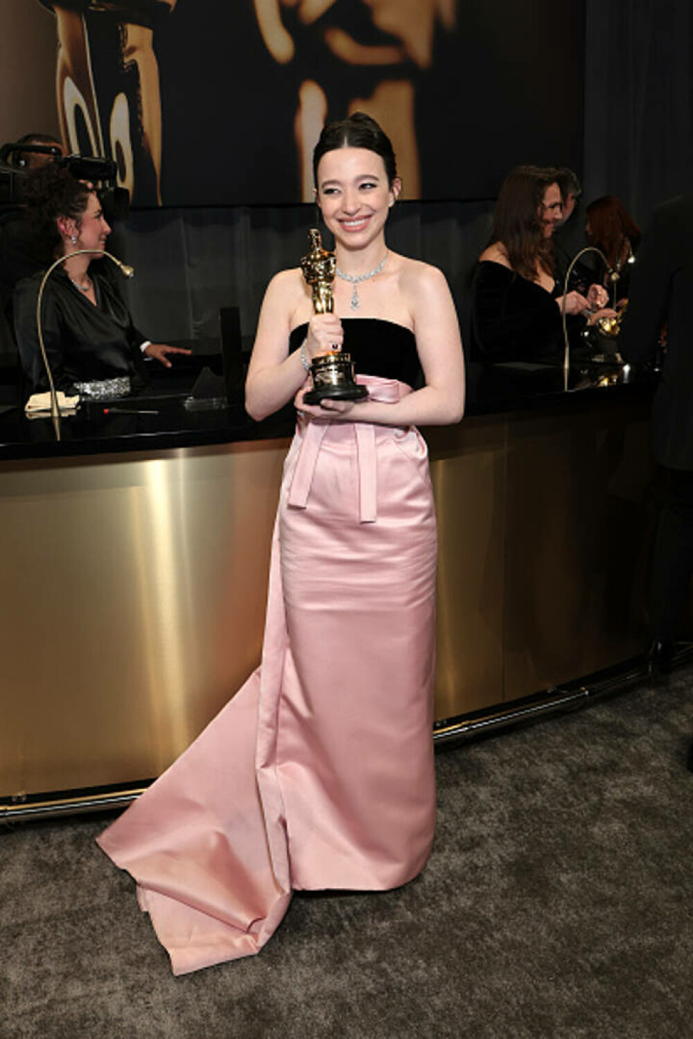 Cele mai neinspirate ținute purtate la Premiile Oscar 2025. Vedetele care au dezamăgit pe covorul roșu. GALERIE FOTO - Imaginea 125