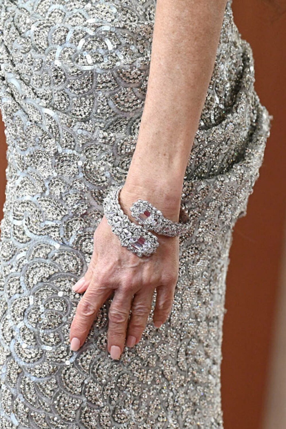 Demi Moore, strălucitoare pe covorul roșu de la Premiile Oscar 2025. Ținuta cu care întors toate privirile. GALERIE FOTO - Imaginea 5