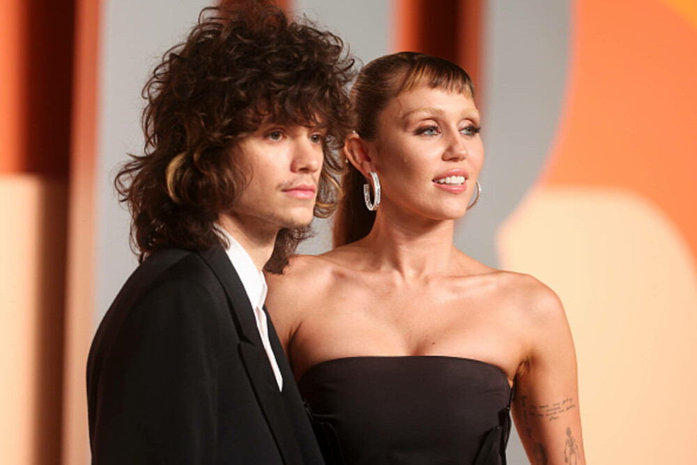 Premiile Oscar 2025. Cele mai îndrăgite cupluri și momentele lor romantice de pe covorul roșu. GALERIE FOTO - Imaginea 1