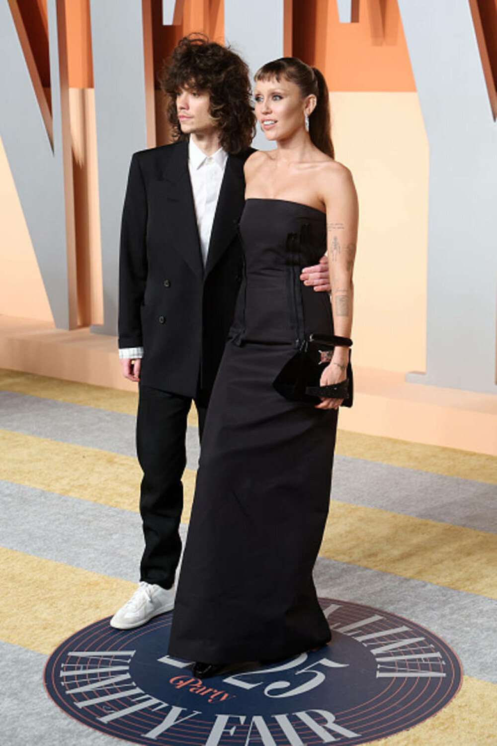 Premiile Oscar 2025. Cele mai îndrăgite cupluri și momentele lor romantice de pe covorul roșu. GALERIE FOTO - Imaginea 37