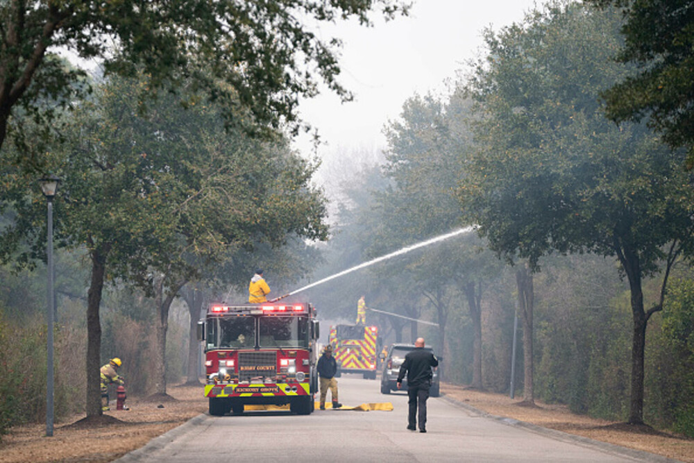 Incendiile violente fac prăpăd în SUA. A fost declarată stare de urgenţă în Carolina de Sud. GALERIE FOTO & VIDEO - Imaginea 19