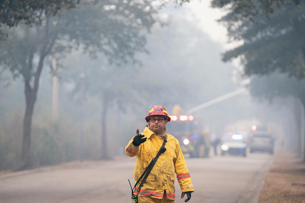 Incendiile violente fac prăpăd în SUA. A fost declarată stare de urgenţă în Carolina de Sud. GALERIE FOTO & VIDEO - Imaginea 8
