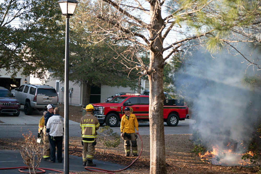 Incendiile violente fac prăpăd în SUA. A fost declarată stare de urgenţă în Carolina de Sud. GALERIE FOTO & VIDEO - Imaginea 10