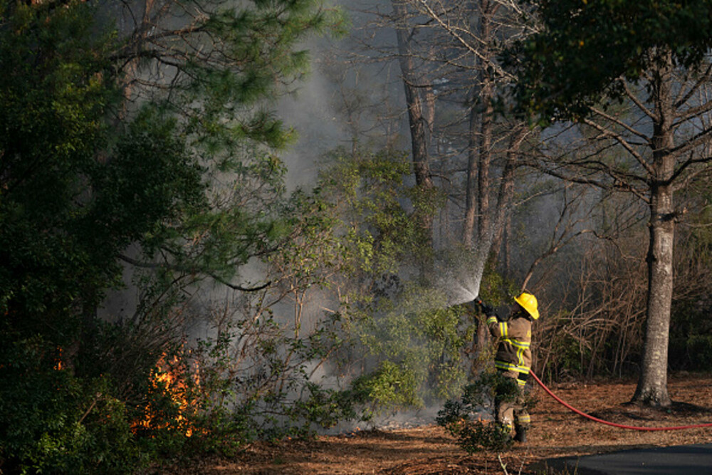 Incendiile violente fac prăpăd în SUA. A fost declarată stare de urgenţă în Carolina de Sud. GALERIE FOTO & VIDEO - Imaginea 14