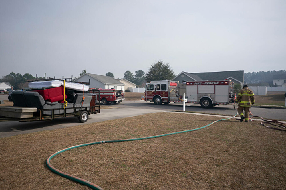 Incendiile violente fac prăpăd în SUA. A fost declarată stare de urgenţă în Carolina de Sud. GALERIE FOTO & VIDEO - Imaginea 17