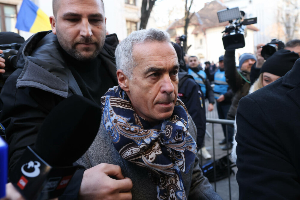 Călin Georgescu, la Judecătoria Sectorului 1: „Sunt încrezător”. Decizia instanței a fost amânată pentru joi. VIDEO - Imaginea 3