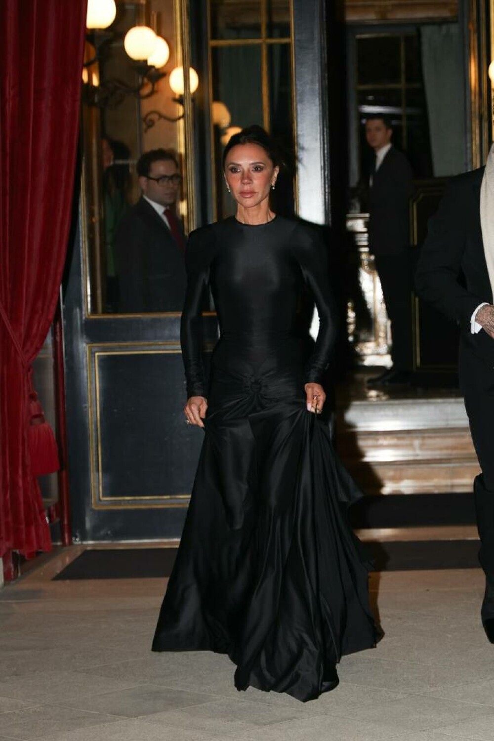 David Beckham și Victoria Beckham, plini de eleganță și rafinament, la Grand Fashion Dinner din Paris. FOTO - Imaginea 10
