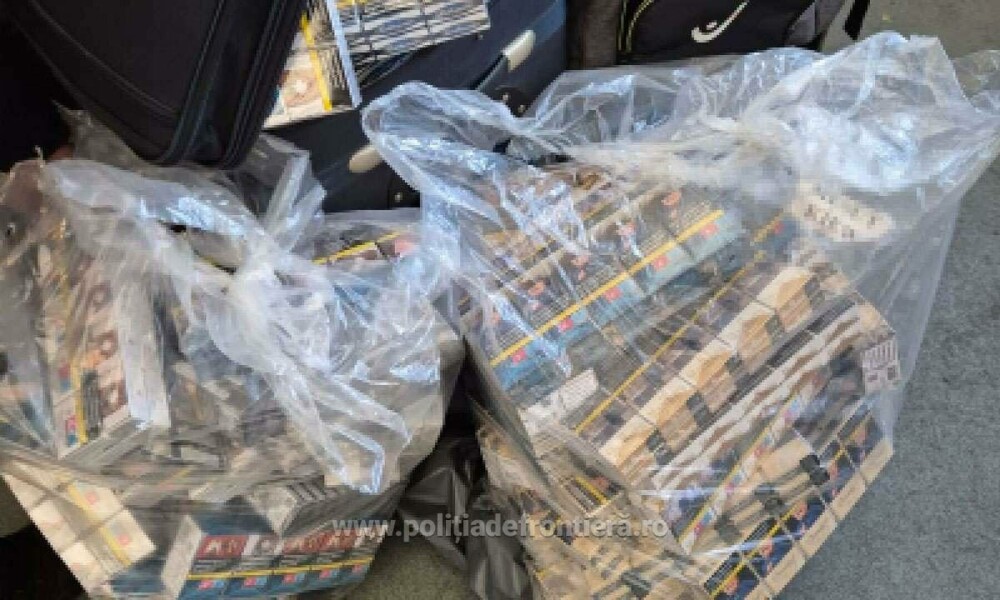 Descoperire de 14.000 de euro a polițiștilor din Giurgiu în portbagajele unor mașini. A fost deschis dosar penal. FOTO - Imaginea 1