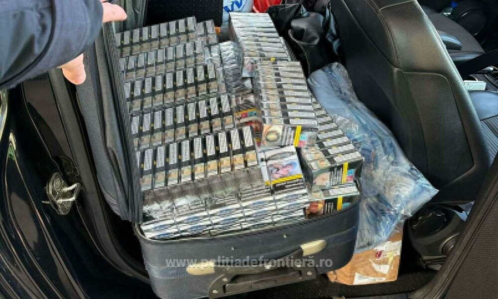 Descoperire de 14.000 de euro a polițiștilor din Giurgiu în portbagajele unor mașini. A fost deschis dosar penal. FOTO - Imaginea 4