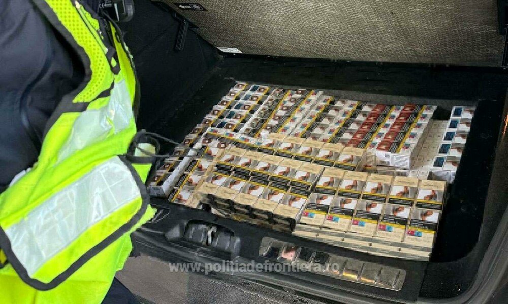 Descoperire de 14.000 de euro a polițiștilor din Giurgiu în portbagajele unor mașini. A fost deschis dosar penal. FOTO - Imaginea 5