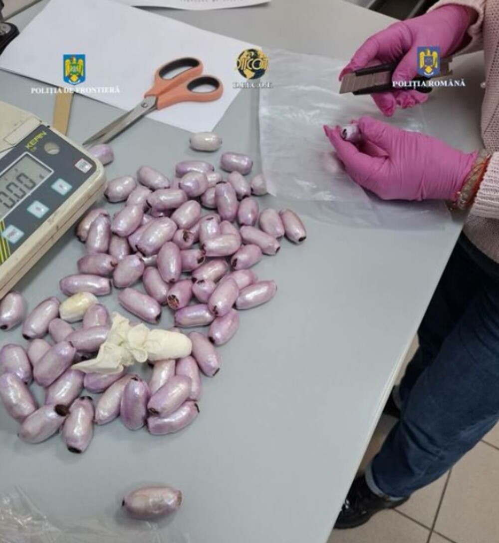 Un bărbat din Brazilia a fost prins pe Aeroportul Otopeni cu pachete de cocaină ascunse în stomac. FOTO - Imaginea 4