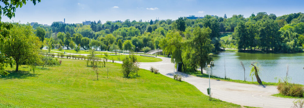 Parcuri din București. Care sunt cele mai frumoase spații verzi din Capitală, perfecte pentru o plimbare în natură - Imaginea 1