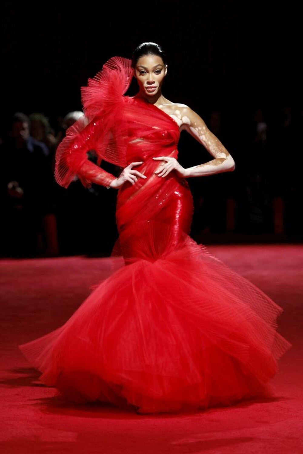 Modelul Winnie Harlow, apariție spectaculoasă pe străzile din Miami alături de cățelul ei | GALERIE FOTO - Imaginea 10