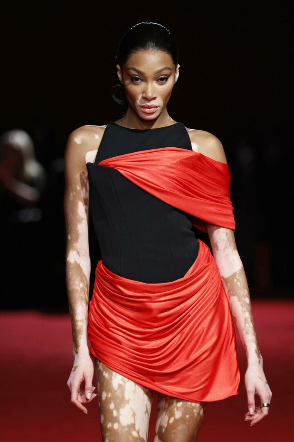 Modelul Winnie Harlow, apariție spectaculoasă pe străzile din Miami alături de cățelul ei | GALERIE FOTO - Imaginea 12