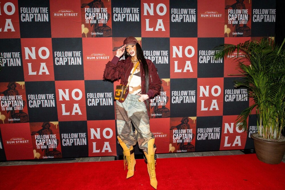 Modelul Winnie Harlow, apariție spectaculoasă pe străzile din Miami alături de cățelul ei | GALERIE FOTO - Imaginea 11