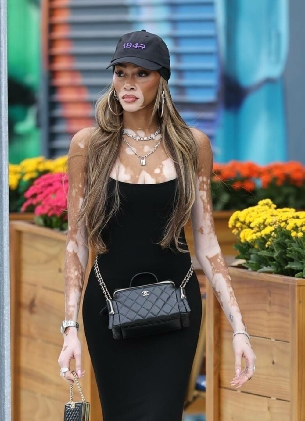 Modelul Winnie Harlow, apariție spectaculoasă pe străzile din Miami alături de cățelul ei | GALERIE FOTO - Imaginea 4