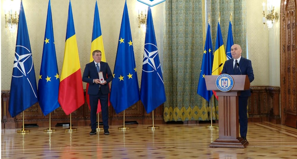 Gheorghe Hagi, decorat cu Ordinul Naţional „Steaua României” în grad de Cavaler: Am muncit pentru acest moment | GALERIE FOTO - Imaginea 6