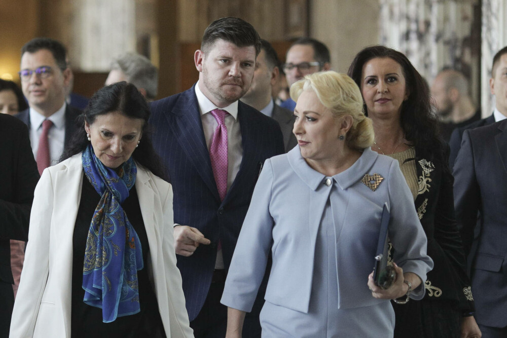 Cine este Anton Pisaroglu, consultantul politic care încearcă să capitalizeze alegătorii lui Călin Georgescu - Imaginea 5