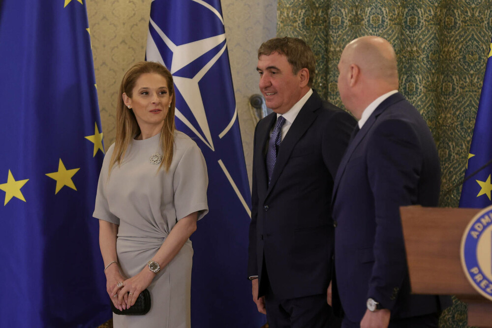 Gheorghe Hagi, decorat cu Ordinul Naţional „Steaua României” în grad de Cavaler: Am muncit pentru acest moment | GALERIE FOTO - Imaginea 8