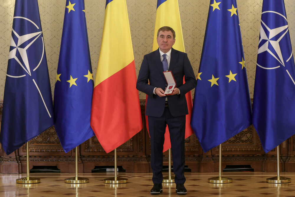 Gheorghe Hagi, decorat cu Ordinul Naţional „Steaua României” în grad de Cavaler: Am muncit pentru acest moment | GALERIE FOTO - Imaginea 9