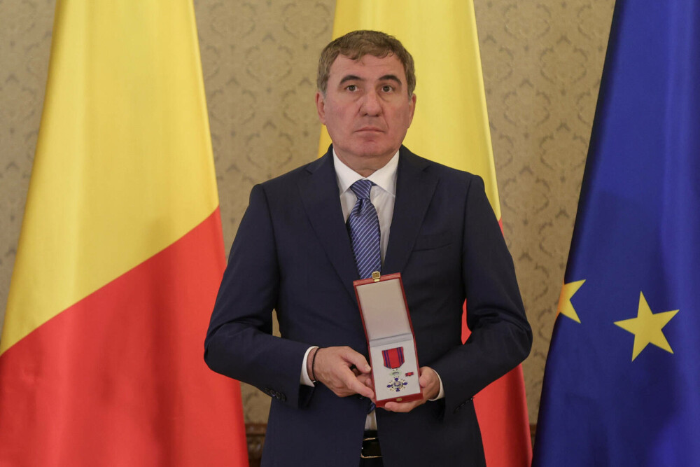 Gheorghe Hagi, decorat cu Ordinul Naţional „Steaua României” în grad de Cavaler: Am muncit pentru acest moment | GALERIE FOTO - Imaginea 10