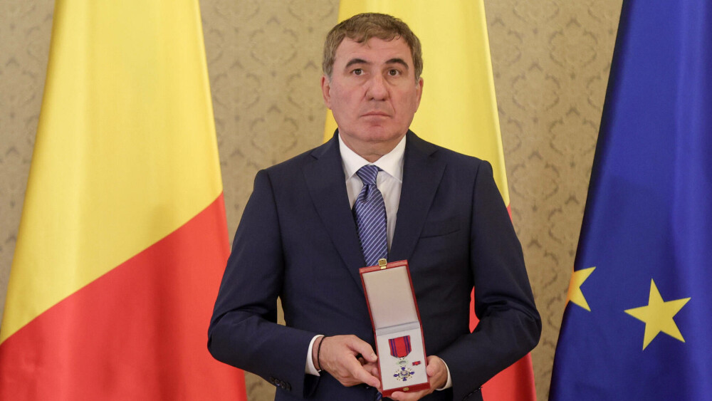 Gheorghe Hagi, decorat cu Ordinul Naţional „Steaua României” în grad de Cavaler: Am muncit pentru acest moment | GALERIE FOTO - Imaginea 12